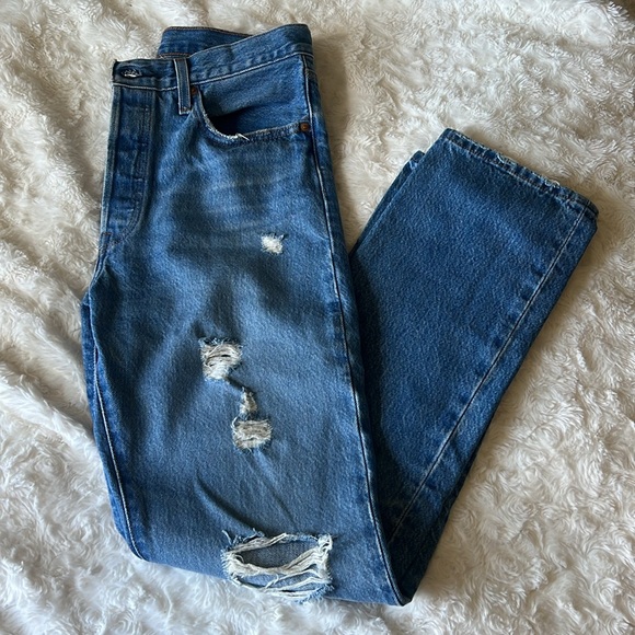 Women’s Levi’s 501’s - Picture 2 of 5